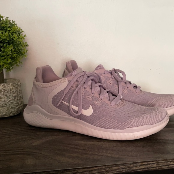 Nike Shoes - Nike free Rn size 6.5